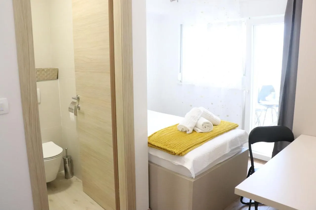 Apartment Mary- 2 Free Parking, Near Mall Of Split