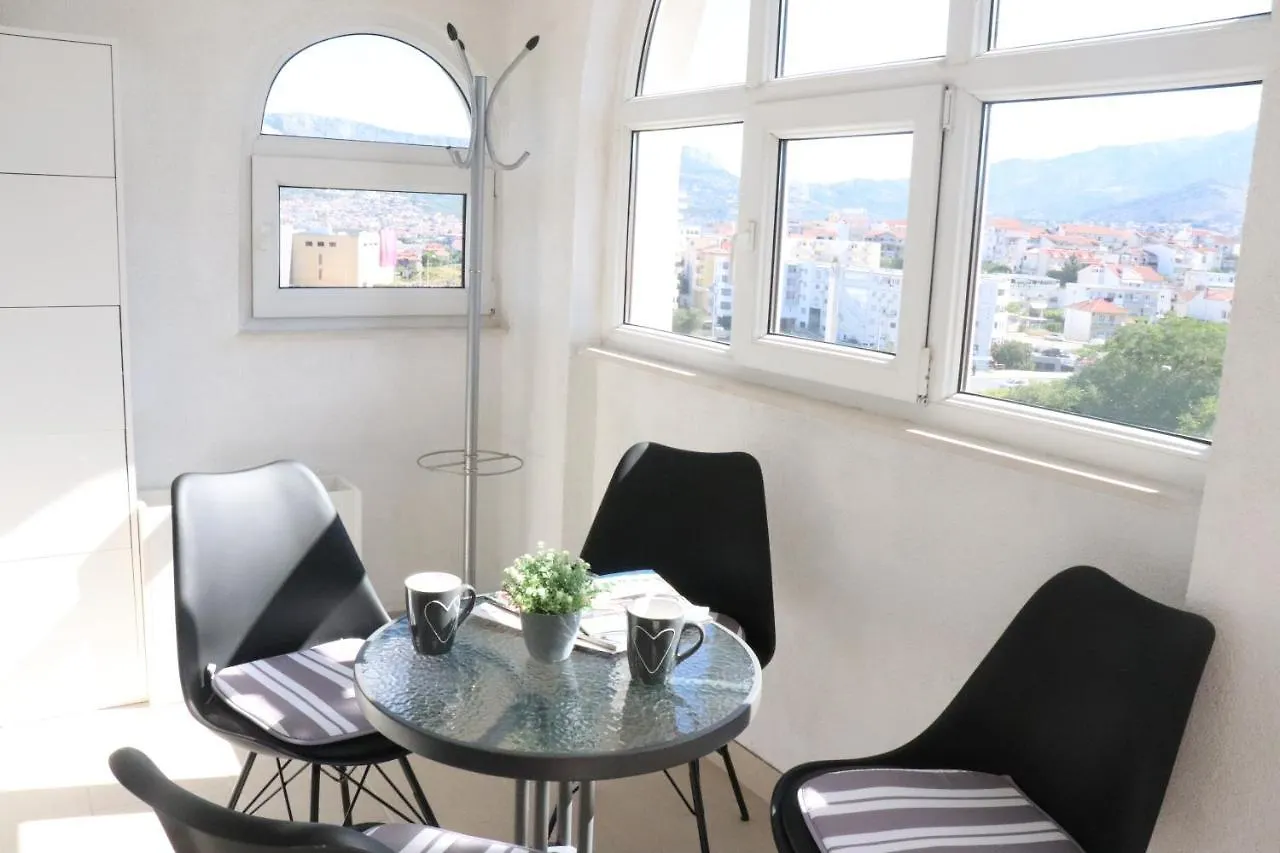 Apartment Mary- 2 Free Parking, Near Mall Of Spalato