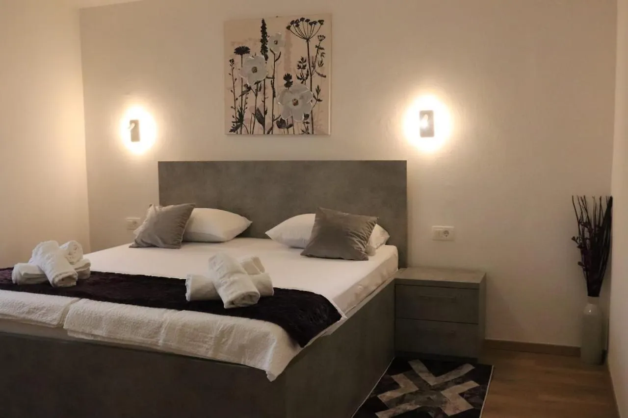 Apartment Mary- 2 Free Parking, Near Mall Of Spalato Croazia
